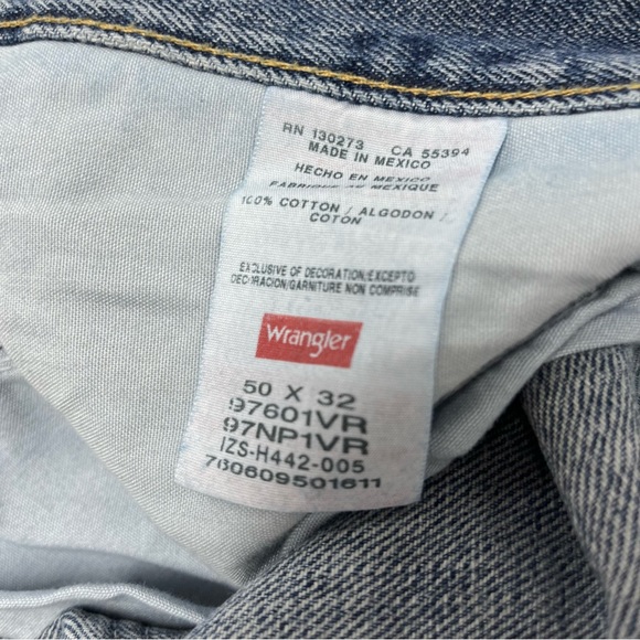 Men’s wrangler jeans, relaxed fit, 50x32 NWT!! - Picture 3 of 7